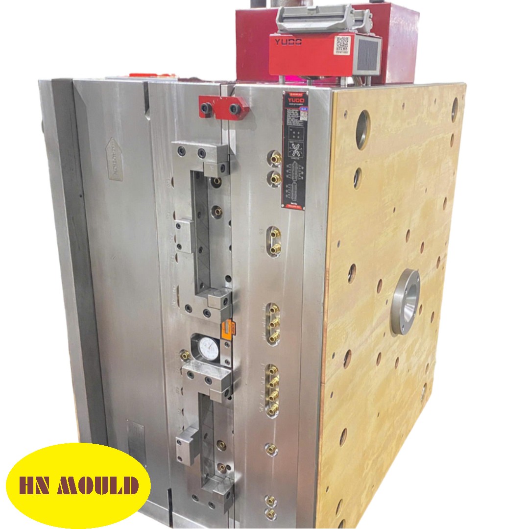 Large Automotive Bumper Injection Mold